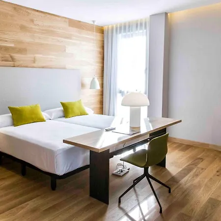 Zenit Hotell 4*